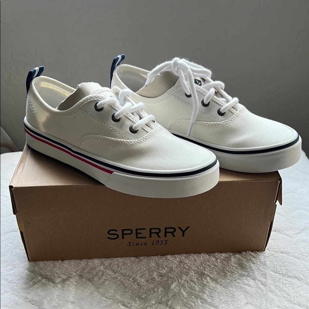 Sperry White Canvas Shoes